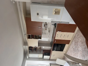 Închiriez apartament zona centrala - imagine 2