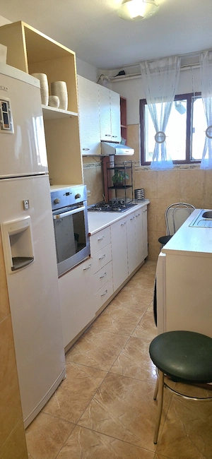 Vand Apartament cu doua camere in Brasov zona astra 54mp Utili.Inclus cu tot ce este in el Mobilat - imagine 9