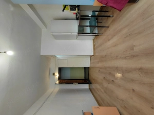 Închiriez garsoniera zona CORA 