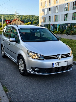 Volkswagen Touran 1.6 TDI 105 CP - imagine 5