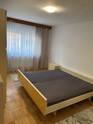 Închiriez apartament 2 camere în Zona Complex Studentesc