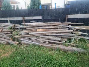 Lemn vechi recuperat din șură tradițională (peste 70 de ani)
