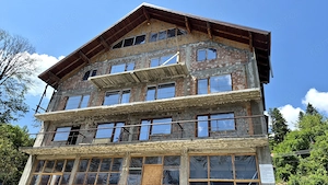 Cladire Pensiune D+P+2+M+Pod - 1089 mp + teren 893 mp - Sinaia - comision 0% - imagine 2