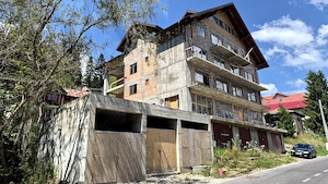 Cladire Pensiune D+P+2+M+Pod - 1089 mp + teren 893 mp - Sinaia - comision 0%