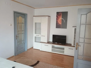 Inchiriez apartament 2 camere ultracentral mobilat,utilat, termen lung sau regim hotelier
