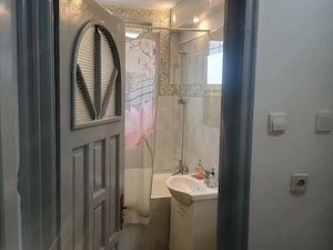 Inchiriez apartament 2 camere ultracentral mobilat,utilat, termen lung sau regim hotelier - imagine 3