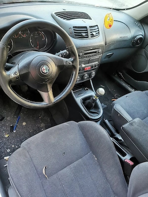 Alfa Romeo 147 Diesel  - imagine 8