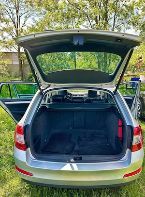 Vand Skoda Octavia 1.6 TDI, cutie automată DSG care schimbă perfect. - imagine 2
