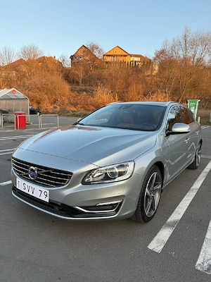 Volvo V60 Plug in hybrid - imagine 5