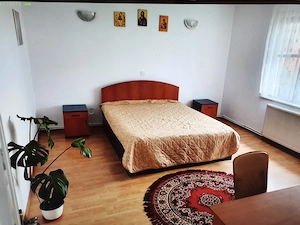 Apartament de inchiriat etaj casa particulara  cu intrare separata