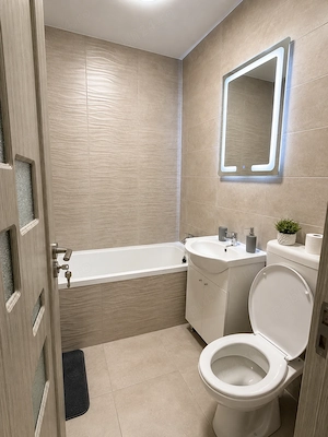 Se închiriază apartament cu 2 camere, decomandat,având o suprafață utilă de 52 mp,situat la etajul 3 - imagine 7
