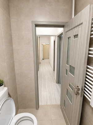 Se închiriază apartament cu 2 camere, decomandat,având o suprafață utilă de 52 mp,situat la etajul 3 - imagine 8