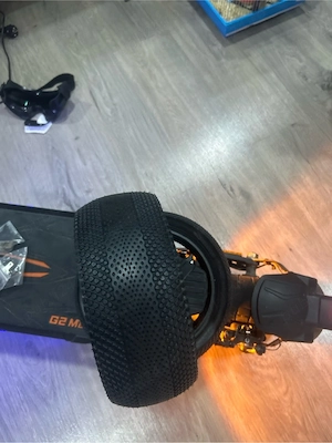 vand kukirin g2 master 2025 cu 226 de km cu tot cu casca etc 