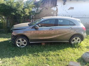Mercedes A180, 2016 - imagine 5