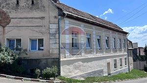 Casă cu 3 camere de vânzare în zona centrala comison 0% + garaj - imagine 2