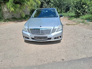 vând Mercedes E Class - imagine 2
