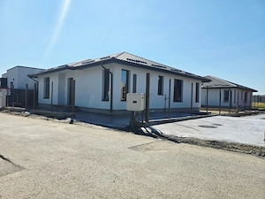 Balotești - Casă parter, 120 mp, teren 320m, toate utilitățile, asfalt, pădure - imagine 2