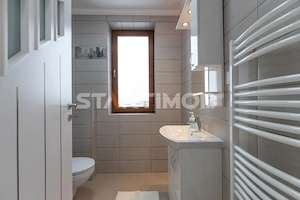 Apartament mobilat 3 camere bloc tip vila zona Coresi - imagine 7