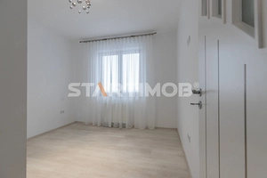 Apartament mobilat 3 camere bloc tip vila zona Coresi - imagine 13