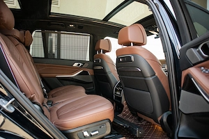 BMW X7 xDrive40i|Model M Sport Pro 2025|7 locuri|7678 km|Negru Carbon metalizat M  - imagine 7