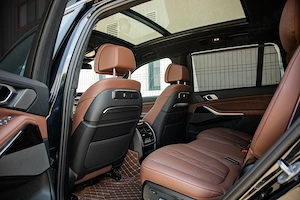 BMW X7 xDrive40i|Model M Sport Pro 2025|7 locuri|7678 km|Negru Carbon metalizat M  - imagine 6