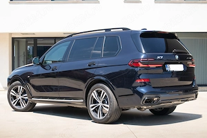 BMW X7 xDrive40i|Model M Sport Pro 2025|7 locuri|7678 km|Negru Carbon metalizat M  - imagine 3