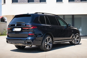 BMW X7 xDrive40i|Model M Sport Pro 2025|7 locuri|7678 km|Negru Carbon metalizat M  - imagine 4