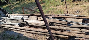 Ofer gratuit pentru foc materiale lemnoase din demolarea unui acoperiș 