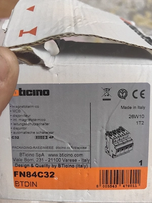 Întrerupător automat magnetotermic BTicino BTDIN60 FN84C32   4 poli, 32A, curba C, 6kA, 400V