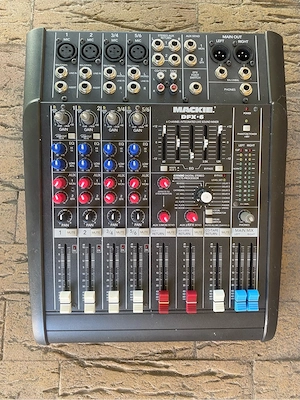 Mackie DFX6 mixer audio cu efecte voce