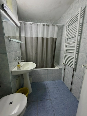 Inchiriez apartament cu 3 camerein zona centrala a cartierului Manastur - imagine 5