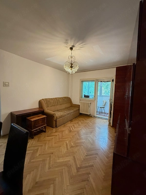 Inchiriez apartament cu 3 camerein zona centrala a cartierului Manastur