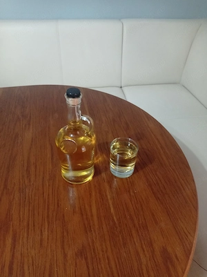 vând pălincă 