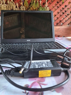 Laptop Acer Aspire 15.6" Intel Pentium | Windows 10 | Perfect Funcțional | Încărcător Inclus