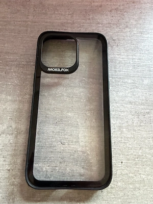 Vând 4 huse Iphone 15 pro max