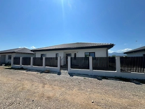 Casa-4-Camere-Finalizata-112mp-Utili-Curte-410mp-Izvor-Tarlungeni-Brasov - imagine 2