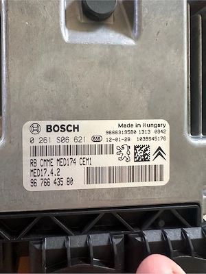 ECU Bosch MED17.4.2 original pentru Peugeot/Citroën 1.6 THP - imagine 2