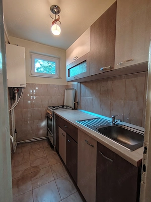 Apartament cu 2 camere, zonă centrală, cu loc de parcare - imagine 5