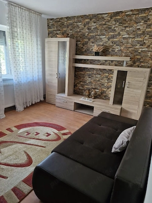 închiriez apartament 2 camere decomandat 