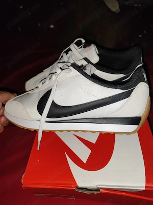 Vând Nike classic originali mărimea 43 model frumos comozi 