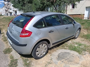 Vând Citroen C4 16valve motor de 1.6 benzină din 2009. Km 190000. Preț 1950 euro ușor negociabil.
