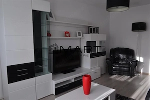 Apartament cu 3 camere zona Centrala - imagine 2
