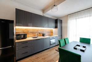 Apartament de LUX la inchiriat, cu 3 camere, 83 mp, zona centrala - imagine 4