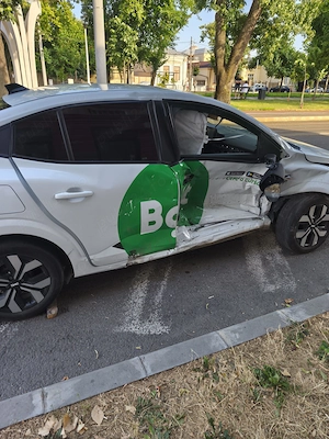 Vand Dacia Logan avariată  - imagine 8