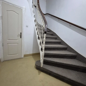 Spatiu comercial tip apartament in spate la Bd Decebal 6 camere 120mp+ mansarda 100mp si terasa - imagine 5