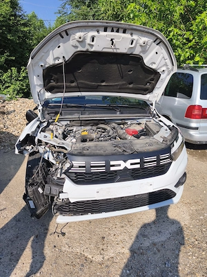 Vand Dacia Logan avariată  - imagine 6