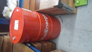 Butoaie din tablă de 220 L