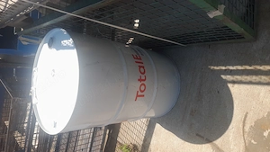 Butoaie din tablă de 220 L