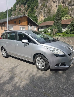 2009 Peugeot 5008 - imagine 5