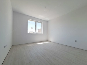Aproape de uzina de apa. Etaj 1. Spatios, 78 mp utili. 2 balcoane.  - imagine 8